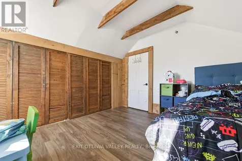 815 Pembroke Street West Pembroke ON K8A 5P5