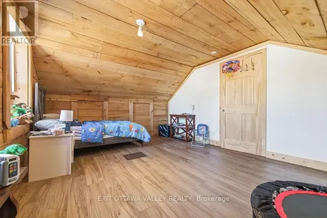 815 Pembroke Street West Pembroke ON K8A 5P5
