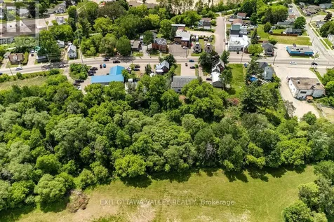 815 Pembroke Street West Pembroke ON K8A 5P5