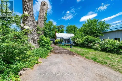 815 Pembroke Street West Pembroke ON K8A 5P5