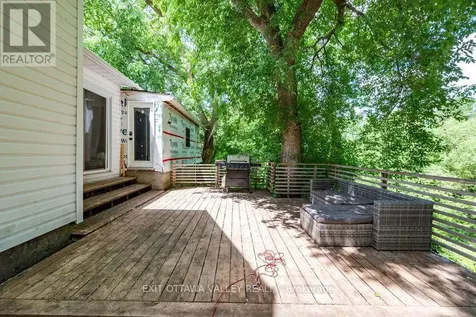 815 Pembroke Street West Pembroke ON K8A 5P5