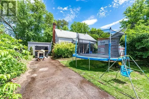 815 Pembroke Street West Pembroke ON K8A 5P5