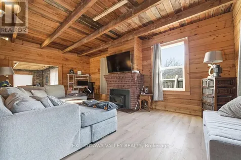 815 Pembroke Street West Pembroke ON K8A 5P5