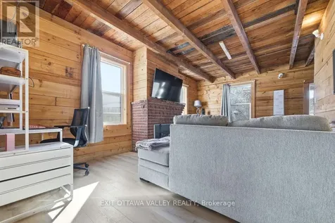 815 Pembroke Street West Pembroke ON K8A 5P5