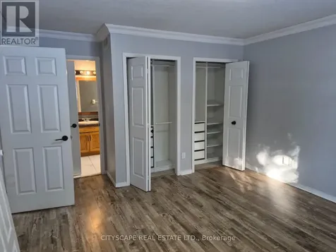 60 Castlewood Place Cambridge ON N1R 8K6