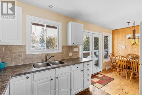 798 Dorcas Bay Road Northern Bruce Peninsula ON N0H 2R0