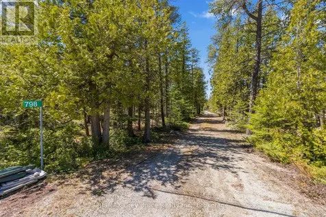 798 Dorcas Bay Road Northern Bruce Peninsula ON N0H 2R0