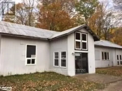 9513 County Rd 93 Road Northeast Midland ON L4R 5K6
