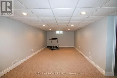 156 Gracehill Crescent Hamilton ON L8B 1A5