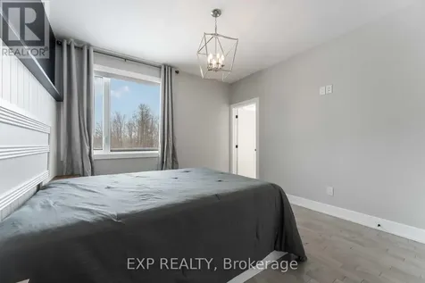 1961 Cedarlakes Way Ottawa ON K4P 1P2