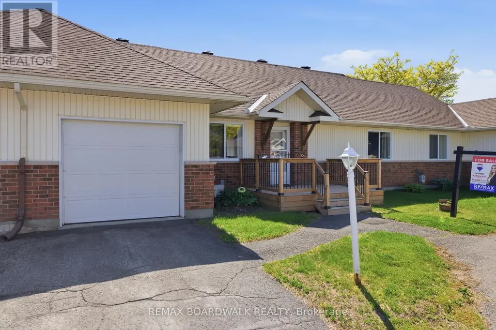 206 Oak Leaf Private Ottawa ON K0A 2Z0