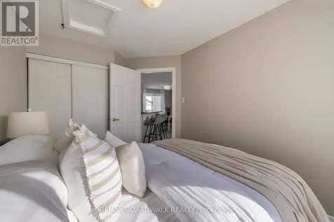 206 Oak Leaf Private Ottawa ON K0A 2Z0