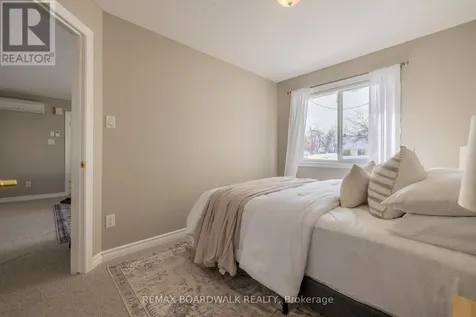 206 Oak Leaf Private Ottawa ON K0A 2Z0