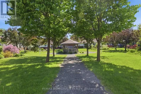 206 Oak Leaf Private Ottawa ON K0A 2Z0