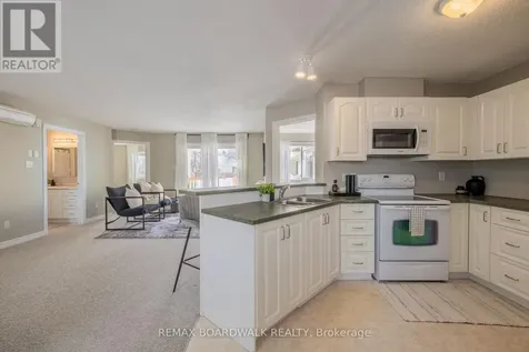 206 Oak Leaf Private Ottawa ON K0A 2Z0
