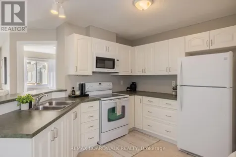 206 Oak Leaf Private Ottawa ON K0A 2Z0
