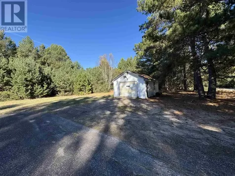 19 Low Avenue Gogama ON P0M 1W0