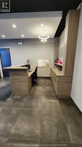 18 Amy Croft Drive Lakeshore ON N9K 0A1
