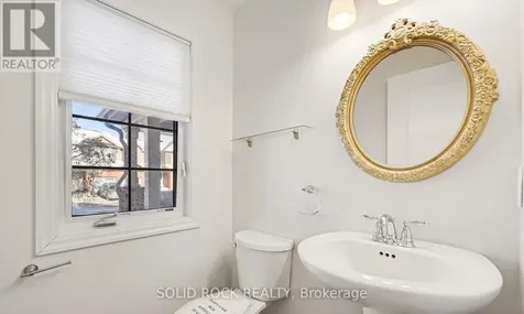 407 White Arctic Avenue Ottawa ON K2J 5W5