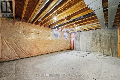 407 White Arctic Avenue Ottawa ON K2J 5W5