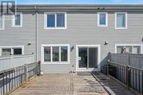 407 White Arctic Avenue Ottawa ON K2J 5W5
