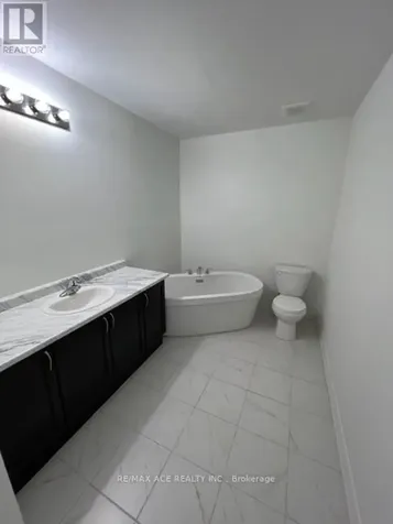 4 Winters Crescent North Collingwood ON L9Y 5B4
