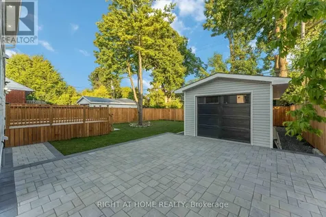 2700 Priscilla Street Ottawa ON K2B 7E2