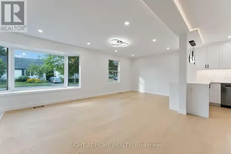 2700 Priscilla Street Ottawa ON K2B 7E2