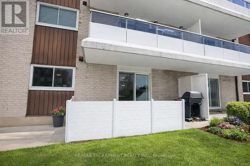 71 Vanier Drive Kitchener ON N2C 1J4