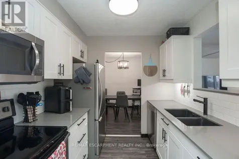 71 Vanier Drive Kitchener ON N2C 1J4