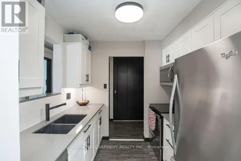 71 Vanier Drive Kitchener ON N2C 1J4