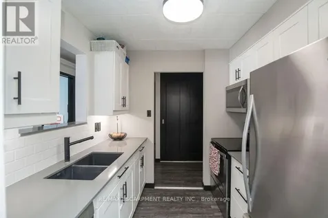 71 Vanier Drive Kitchener ON N2C 1J4