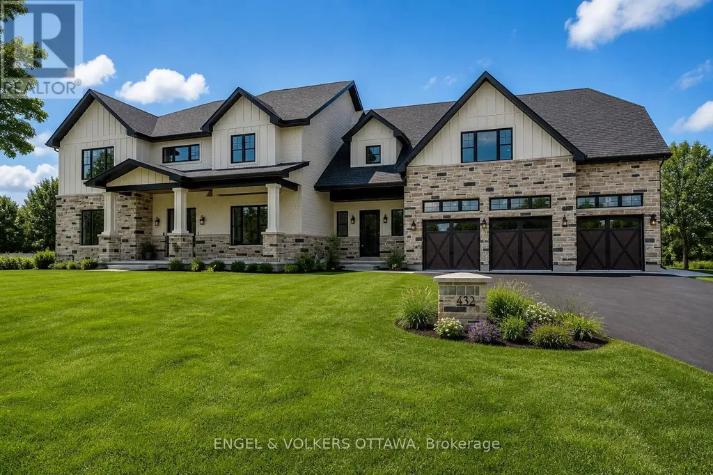 432 Ashbee Court Ottawa ON K4M 0A8
