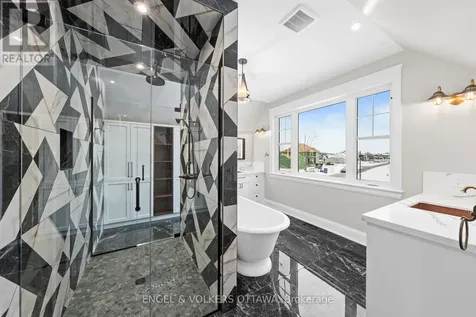 432 Ashbee Court Ottawa ON K4M 0A8