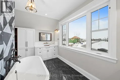 432 Ashbee Court Ottawa ON K4M 0A8
