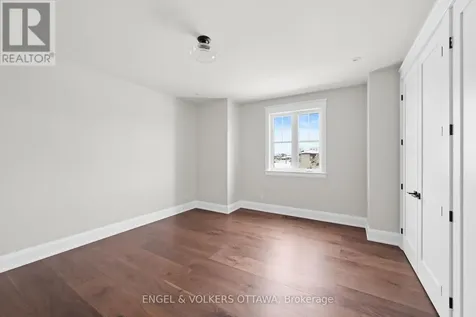 432 Ashbee Court Ottawa ON K4M 0A8