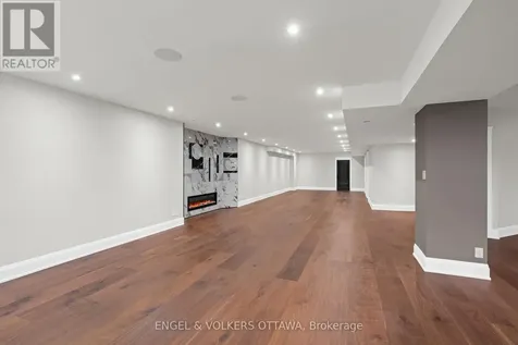 432 Ashbee Court Ottawa ON K4M 0A8