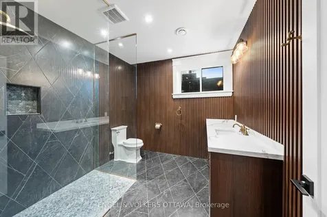 432 Ashbee Court Ottawa ON K4M 0A8