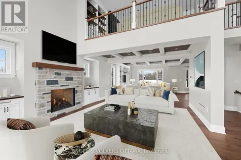 432 Ashbee Court Ottawa ON K4M 0A8