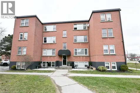 2418 New Street Burlington ON L7R 1J6