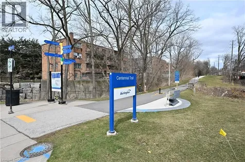 2418 New Street Burlington ON L7R 1J6