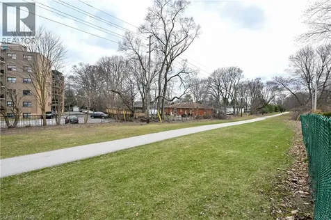 2418 New Street Burlington ON L7R 1J6