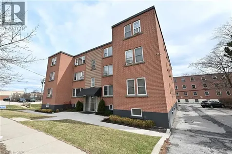 2418 New Street Burlington ON L7R 1J6