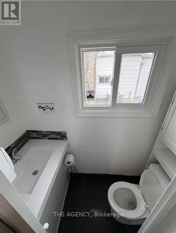239 Brant Avenue Brantford ON N3T 3J4