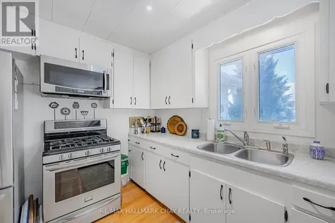 1125 Woodland Drive Oro-medonte ON L3V 6H1
