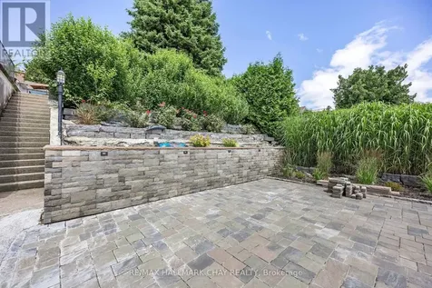 1125 Woodland Drive Oro-medonte ON L3V 6H1