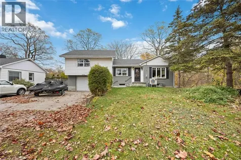 2006 Olive Avenue Sarnia ON N0N 1C0