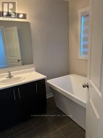 1085 Skyridge Boulevard Pickering ON L1X 0M8