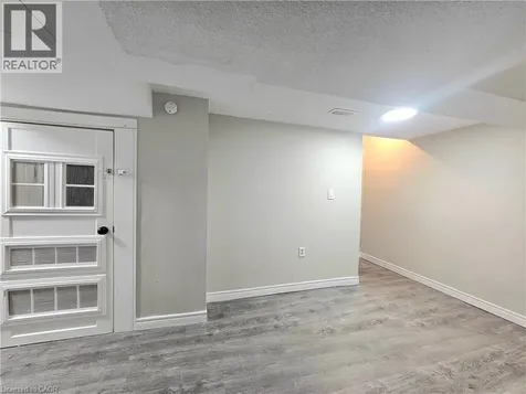 92 Copperfield Crescent Chatham ON N7M 5X6