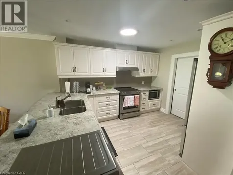 36 Mckenna Court Hamilton ON L9B 1T8